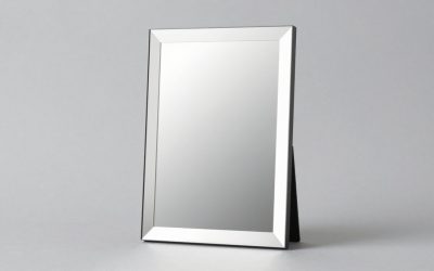 Best Hollywood Vanity Mirrors: Sizing, Light Quality and Picks for Every Vanity